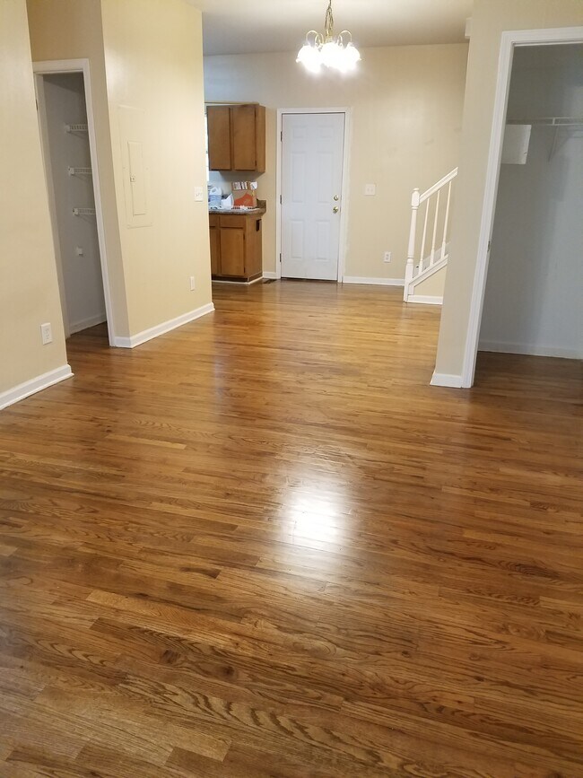 Foto del edificio - 979 Sims Ave NW