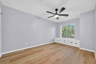 Building Photo - 11504 Village Pl Dr