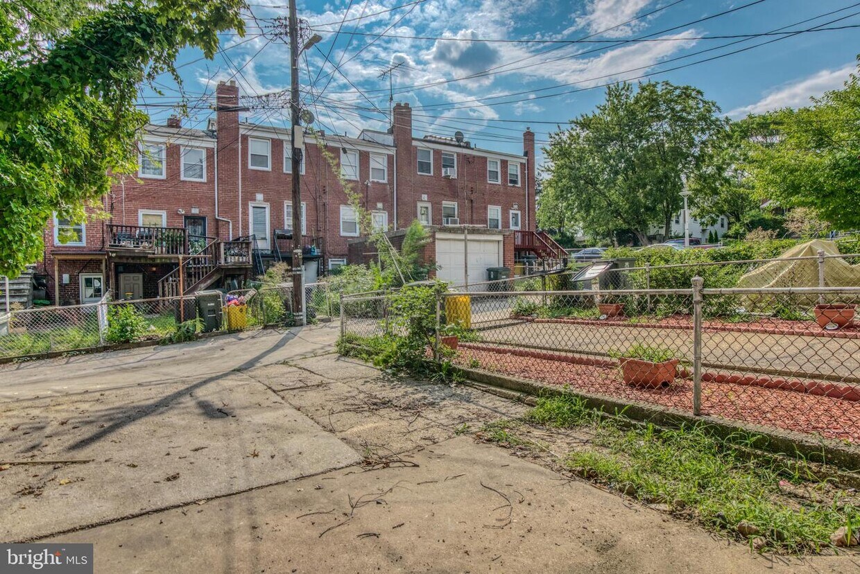 Primary Photo - 4339 Seidel Ave