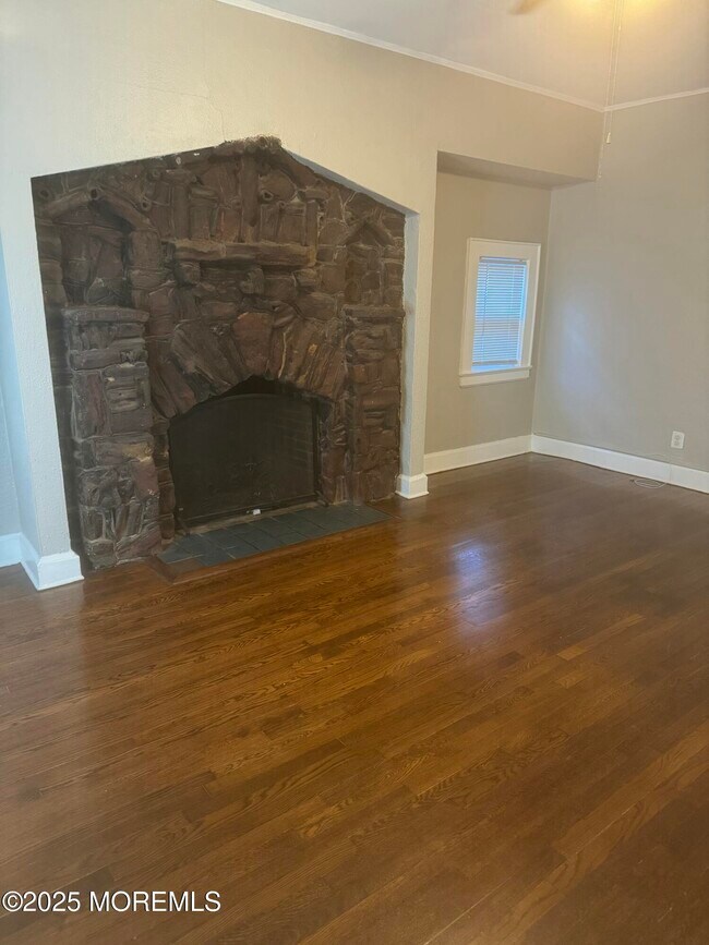 Building Photo - 510 Brinley Ave