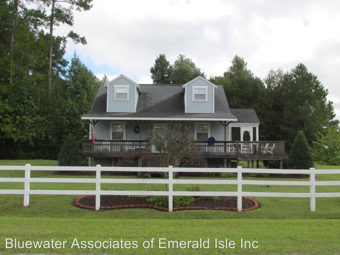 Primary Photo - 2 br, 3 bath House - 998 West Firetower Road