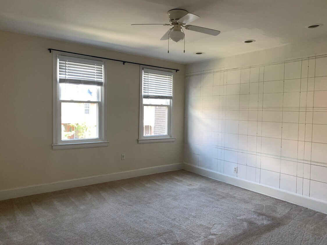 Main bedroom - 907 Quincy St NW