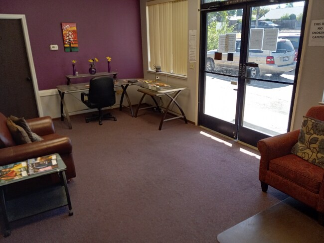 Foto del edificio - 4790 Dewey Dr