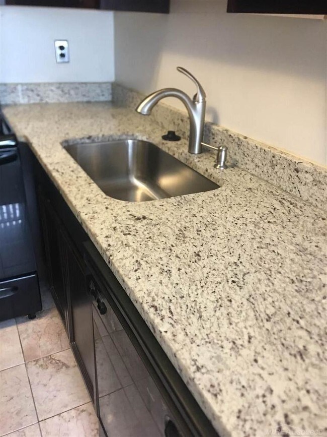 37095 Nottingham Dr Sterling Heights Mi 48312 Condo For Rent