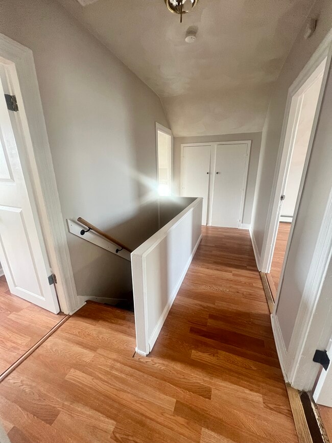 Building Photo - 24 Lincoln Ave