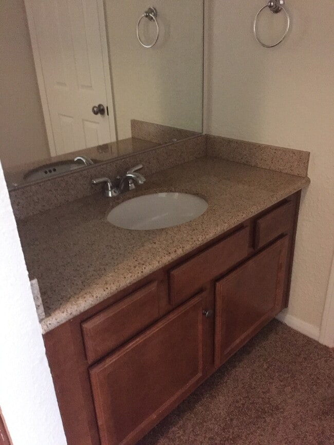 Foto del edificio - 432 Edgehill Ln