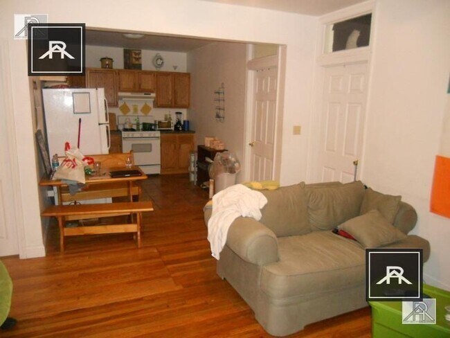 Foto del edificio - 4 bedroom in Brighton MA 02135