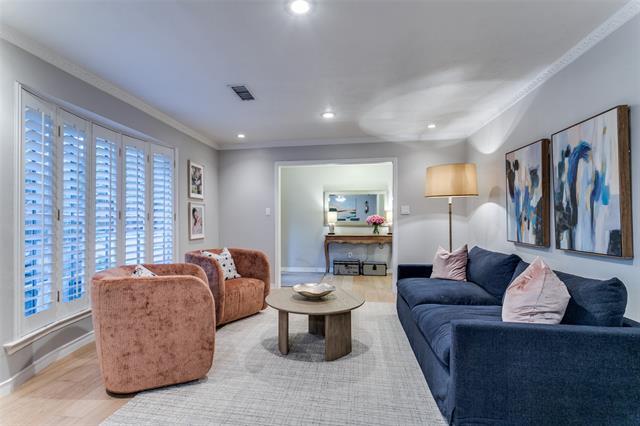 Foto del edificio - 6330 Glennox Ln
