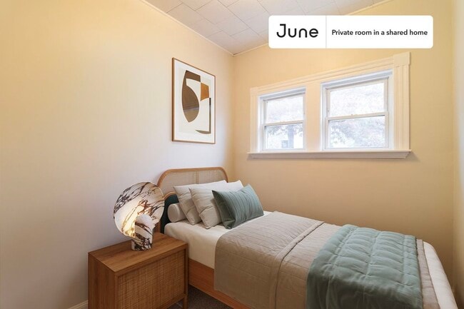 Private bedroom in 3 bed/1 bath Home - Private bedroom in 3 bed/1 bath Home