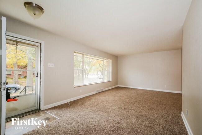Building Photo - 1085 Colby Ave