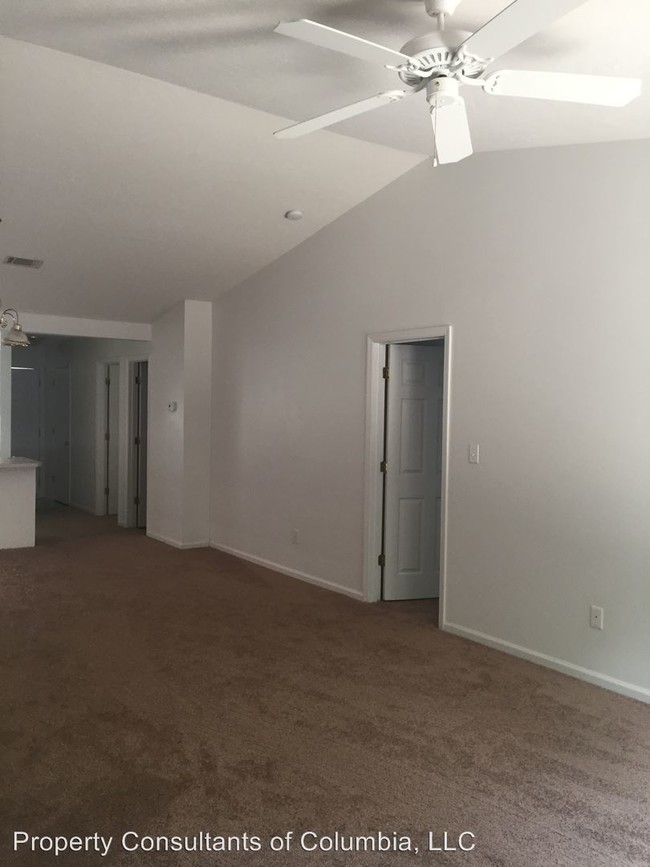 Foto del edificio - 441 Regency Park Dr