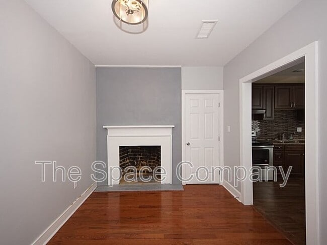 Foto del edificio - 126 Logan St