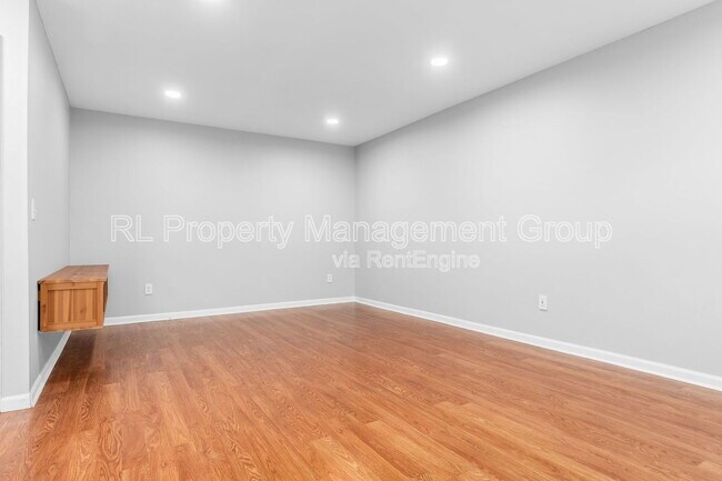 Foto del edificio - 1340 Baja Ln