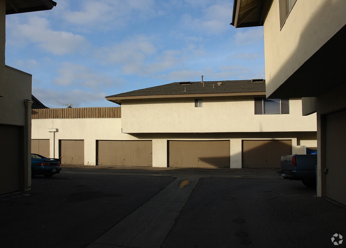 Building Photo - 2124 S Euclid St