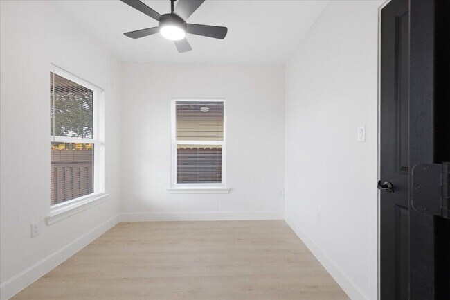 Foto del edificio - 6609 Avenue Q