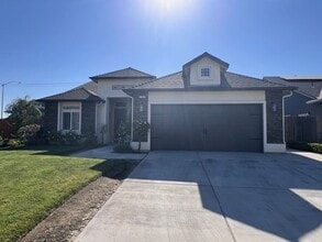 Building Photo - 2790 9th Ave Dr