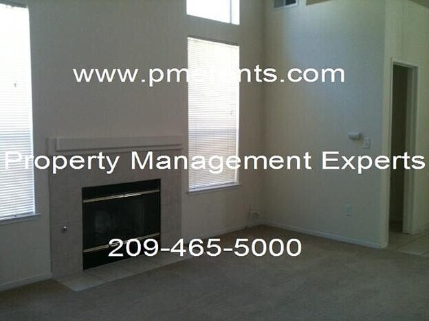 Foto del edificio - 3650 Whispering Creek Cir