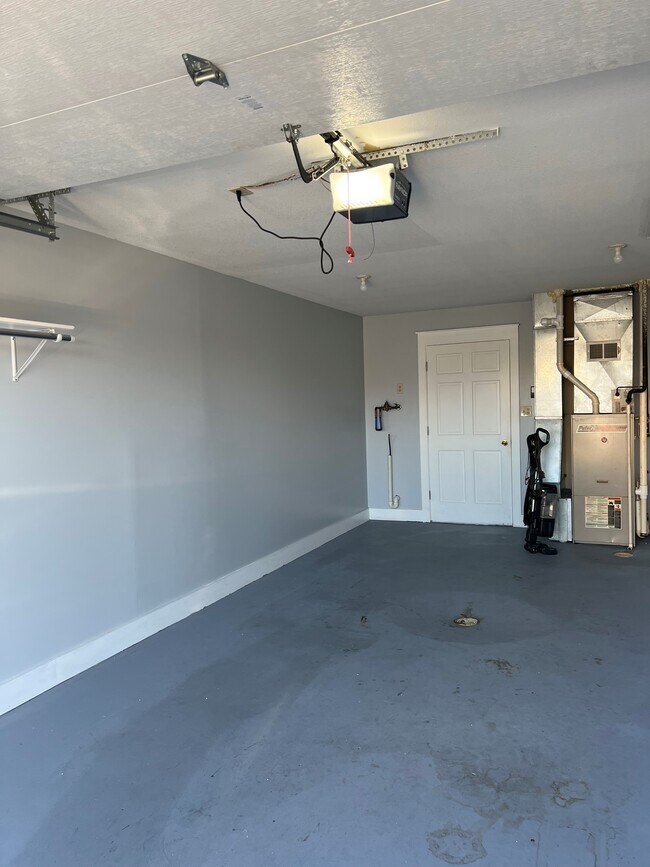 Building Photo - 1404 Windcrest Ct