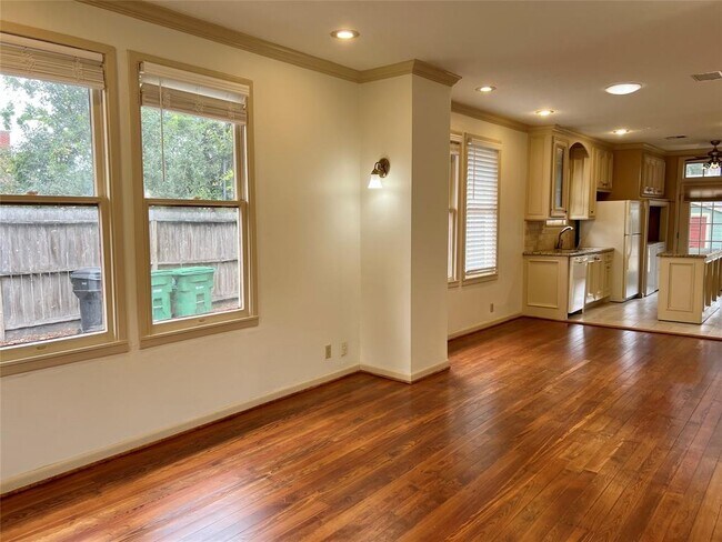 Foto del edificio - 707 E 25th St