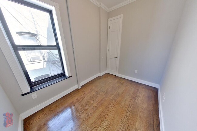 Foto del edificio - 314 E 106th St