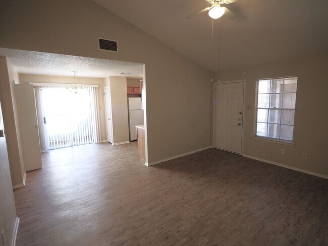 Foto del edificio - Amazing Round Rock Duplex!