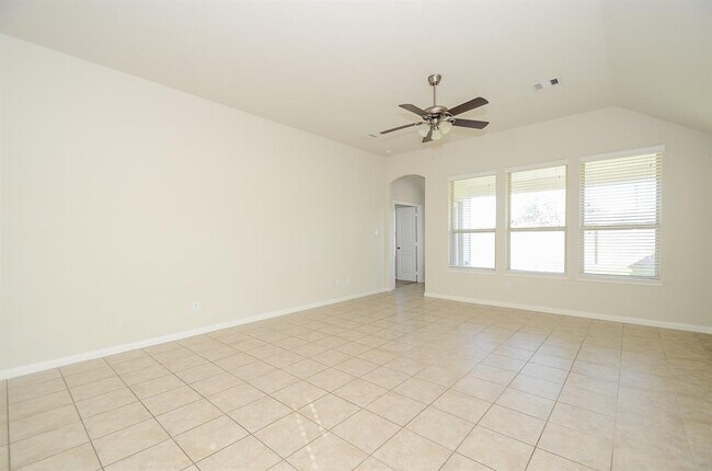 Foto del edificio - 26006 Haggard Nest Dr