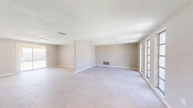 Foto del edificio - 7834 Birchwood Dr