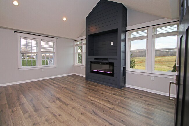 Foto del edificio - 3205 Oak Ridge Rd