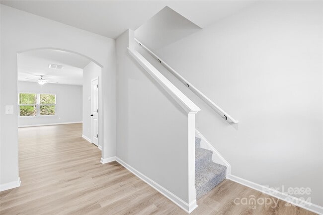 Foto del edificio - 7021 Stoney Wood Ln