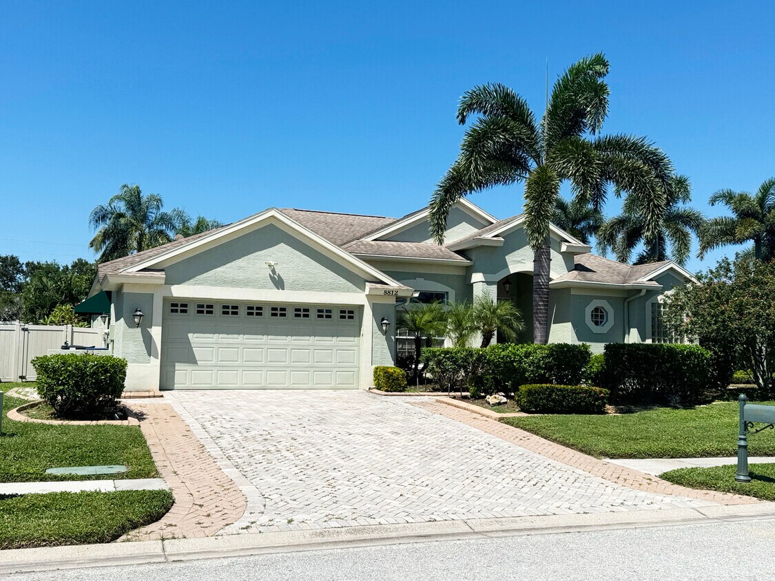 Foto principal - 8812 30th St E