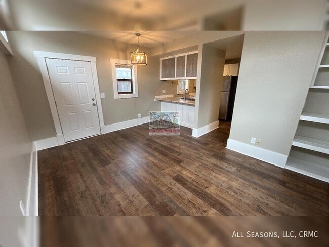 Photo - 410 E Dale St Apartment