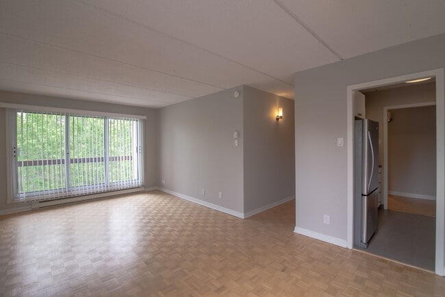 Building Photo - 1550 Avenue Filion