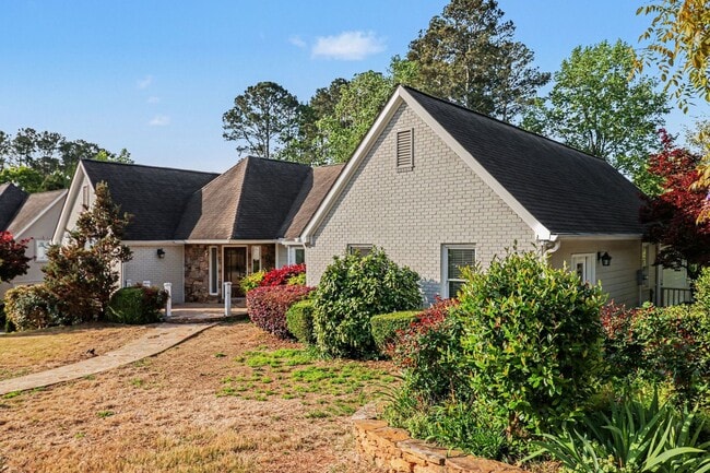 Building Photo - Two Levels. Two Kitchens. One Pool. East Cobb at $5,495/month