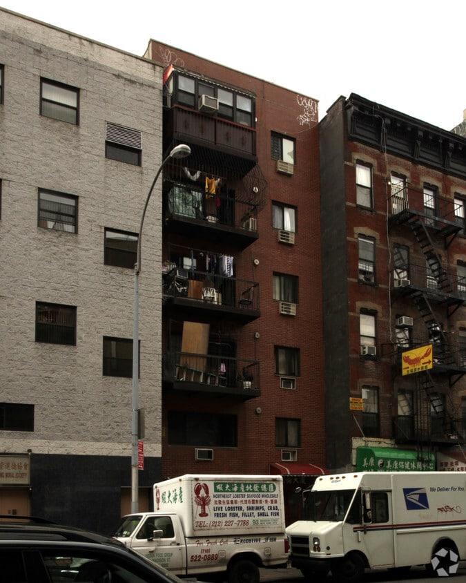 Building Photo - 102 Madison St