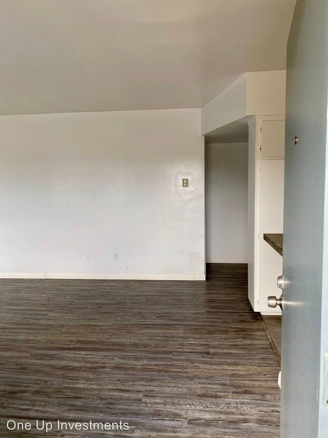 Building Photo - 12736 Kalnor Ave