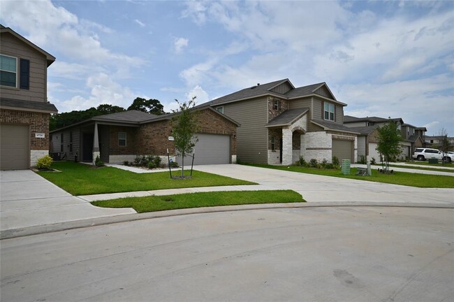 Building Photo - 4722 Champions Landing Dr