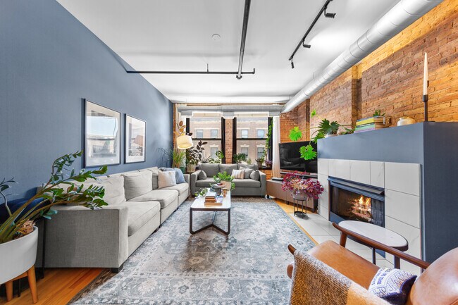 Building Photo - 3151 N Lincoln Ave