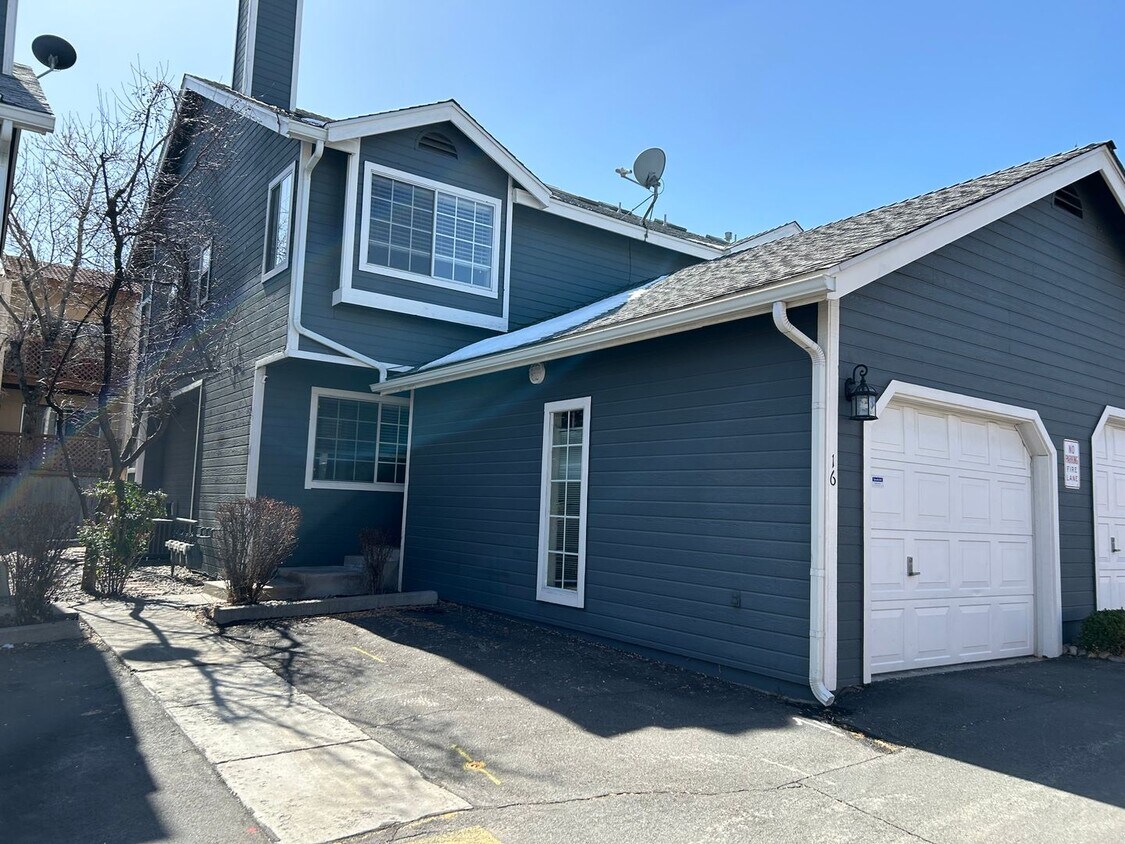 Primary Photo - 2650 Plumas St