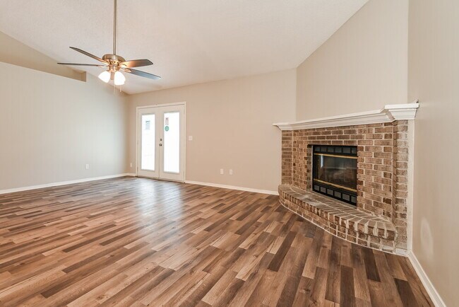 Foto del edificio - 1290 Bee St N