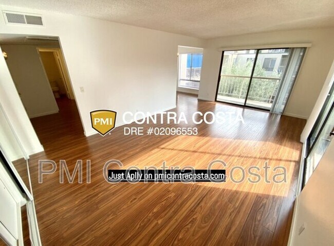 Building Photo - 310 N Civic Dr