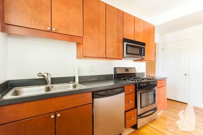 Foto del edificio - 3430 W Parker Ave