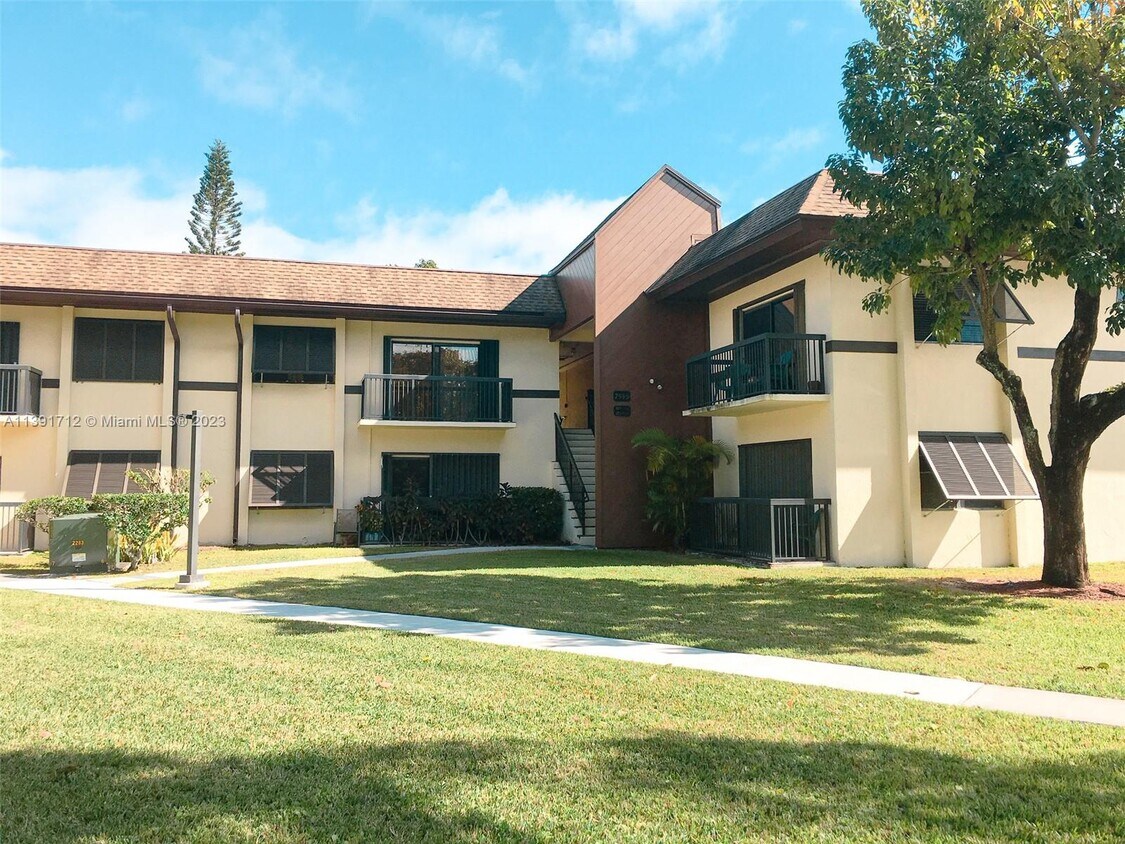 Primary Photo - 7955 SW 86th St