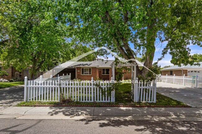 Building Photo - Classic Brick Ranch on Quiet Street in Whe...