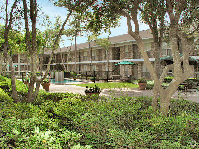 Building Photo - 3 Corners West