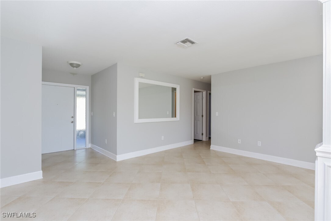 Foto principal - 5487 Kenwood Dr