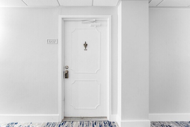 Foto del edificio - 3215 S Ocean Blvd