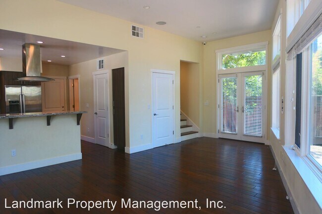 Foto del edificio - 3 br, 2.5 bath House - 733 Bay Road
