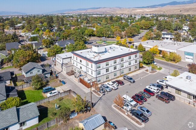 Context Aerial - Spruce Street Apartments