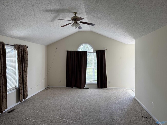 Foto del edificio - 30401 Fort Hampton St