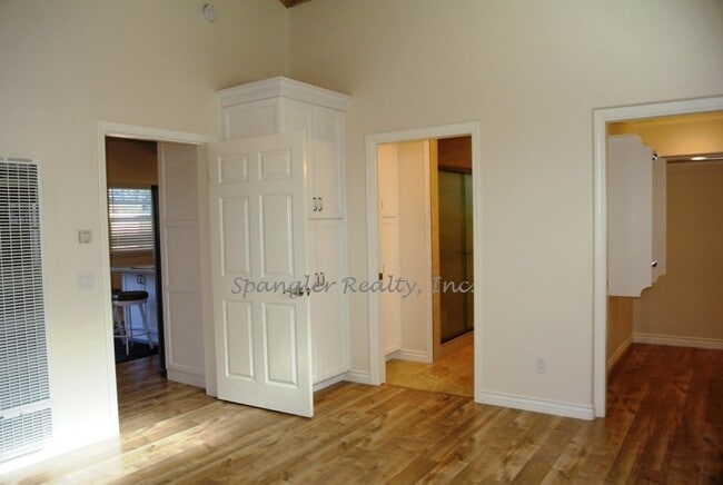 Building Photo - 1Bed/1Bath Granny Flat Near South Oceansid...